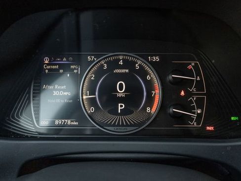 Used 2022 Lexus UX 200 image 9