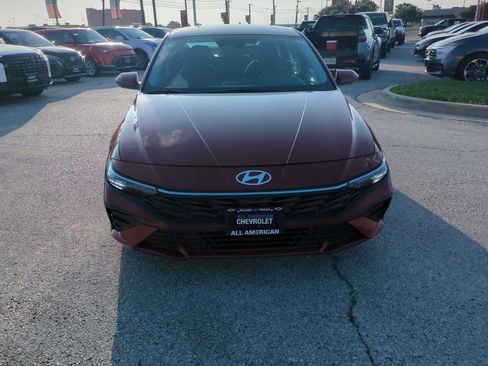 Used 2024 Hyundai Elantra SEL FWD image 3