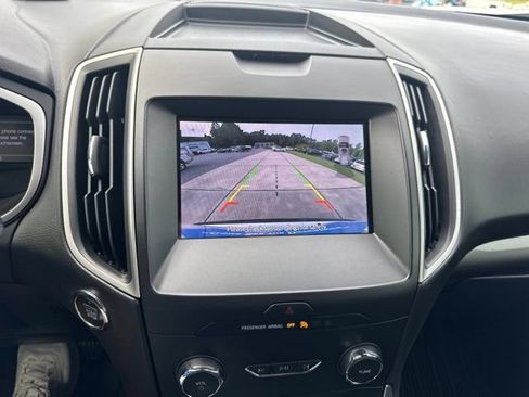 Used 2020 Ford Edge SEL w/ Convenience Package FWD image 17