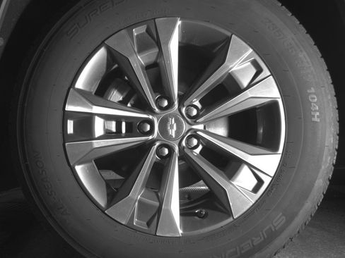 Used 2025 Chevrolet Equinox LT image 12