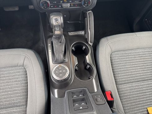 Used 2022 Ford Bronco Outer Banks w/ Sasquatch Package image 12