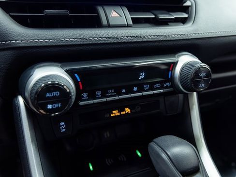 Used 2024 Toyota RAV4 XLE image 18