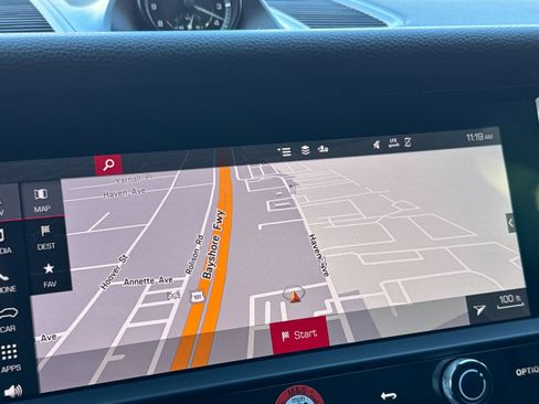 Certified 2025 Porsche Macan image 22