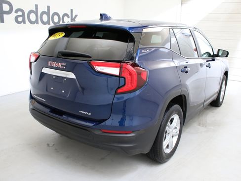 Used 2023 GMC Terrain SLE image 9