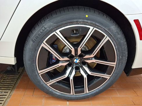 Certified 2023 BMW 760i xDrive image 6