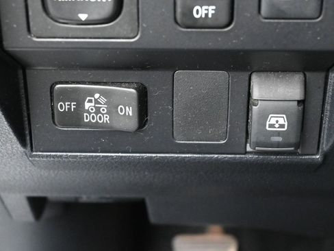 Used 2017 Toyota Tundra Limited AWD/4WD image 14