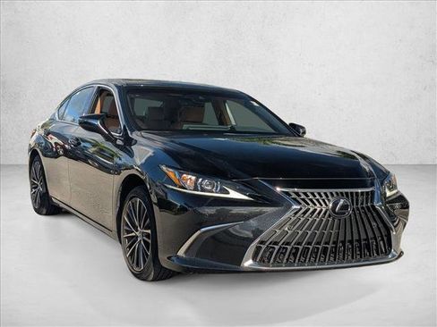 Used 2023 Lexus ES 300h w/ Premium Package image 3