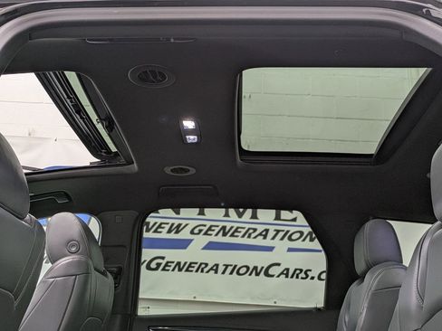 Used 2023 Buick Enclave Premium w/ Experience Buick Package AWD/4WD image 4