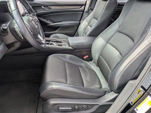 Used 2018 Honda Accord Sport image 13