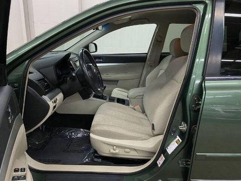 Used 2013 Subaru Outback 2.5i Premium w/ All-Weather Pkg AWD/4WD image 10