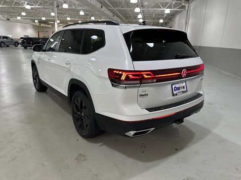New 2026 Volkswagen Atlas SE image 6