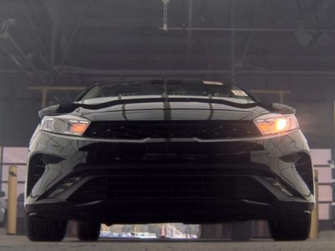 Used 2024 Kia Forte LXS FWD image 4