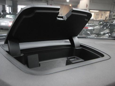 Used 2017 Chevrolet Traverse LT image 15