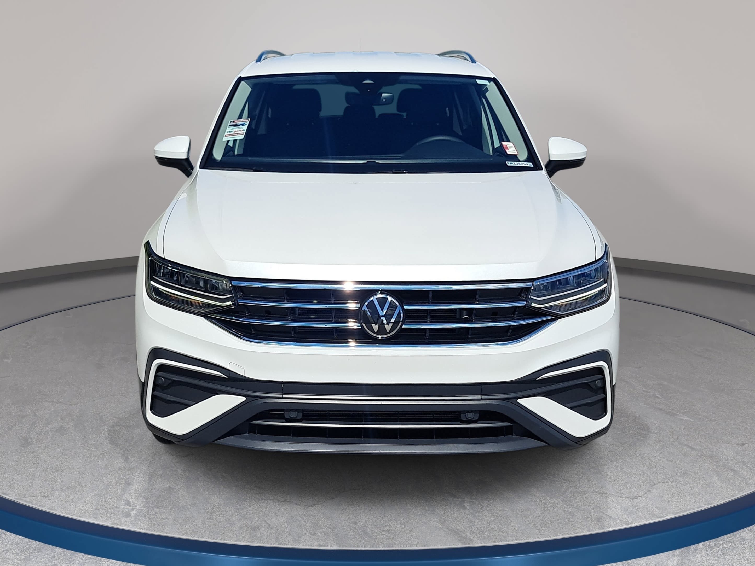 Certified 2023 Volkswagen Tiguan SE FWD image 2