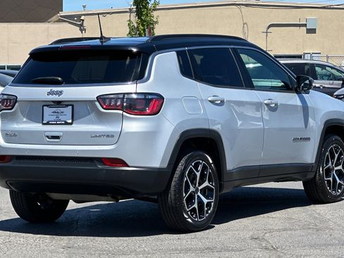 Used 2025 Jeep Compass Limited AWD/4WD image 4