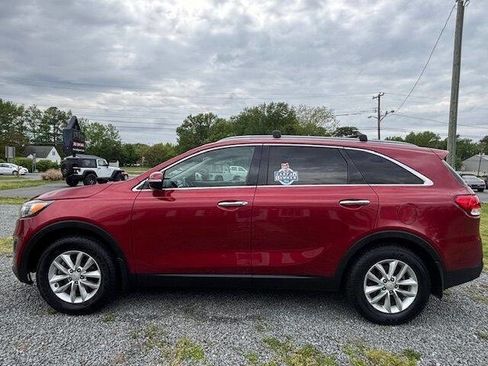 Used 2016 Kia Sorento FWD image 2