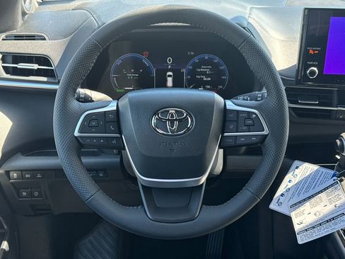 New 2026 Toyota Sienna Limited AWD/4WD image 12
