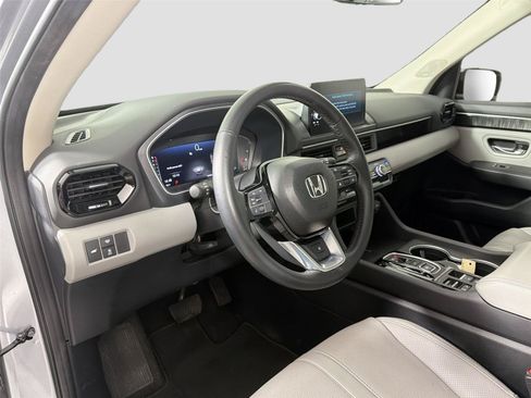 Used 2024 Honda Pilot Elite image 10