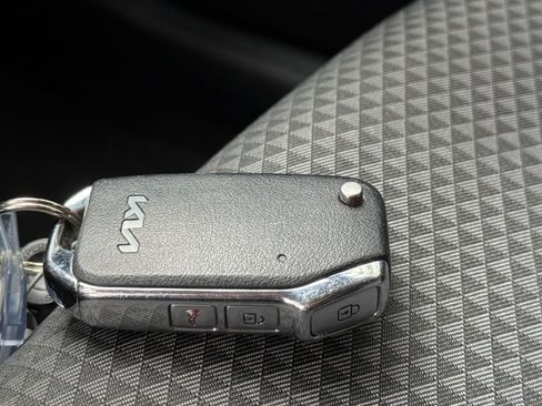 Used 2025 Kia Soul LX w/ LX Technology Package image 18