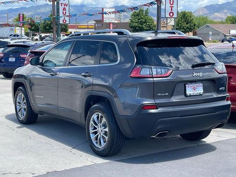 Used 2019 Jeep Cherokee Latitude Plus w/ Comfort/Convenience Group AWD/4WD image 6