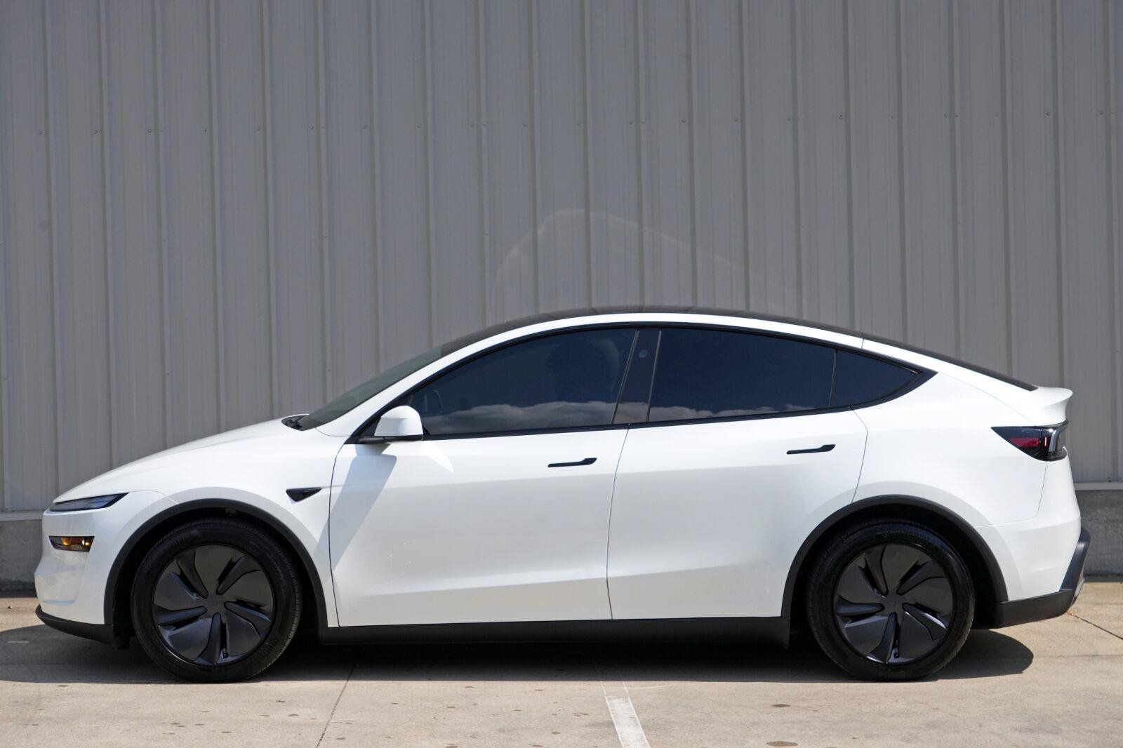 Used 2026 Tesla Model Y Long Range AWD/4WD image 56
