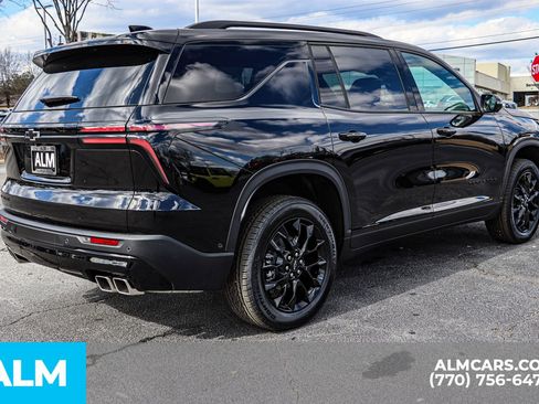 Used 2025 Chevrolet Traverse LT w/ Enhanced Driving Package image 7