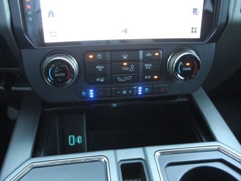 Used 2020 Ford F150 Raptor w/ Equipment Group 802A Luxury AWD/4WD image 32