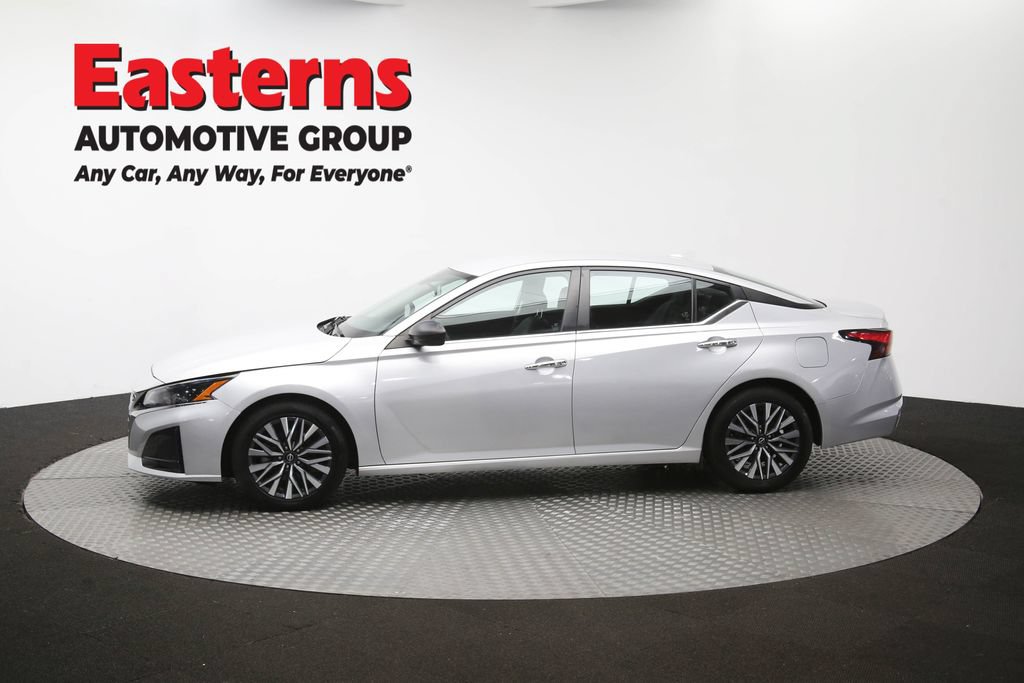 Used 2024 Nissan Altima 2.5 SV FWD image 61