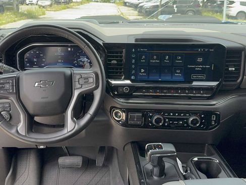Used 2023 Chevrolet Silverado 1500 ZR2 w/ Technology Package AWD/4WD image 17