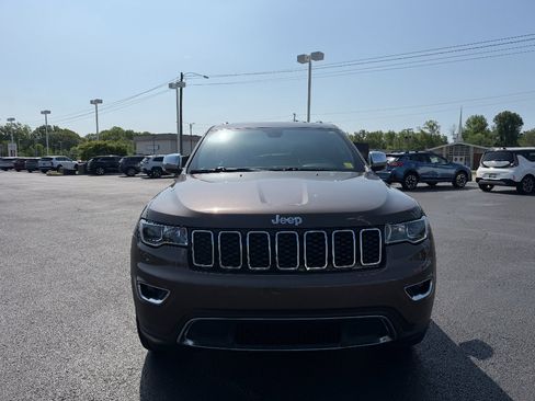 Used 2020 Jeep Grand Cherokee Limited AWD/4WD image 2