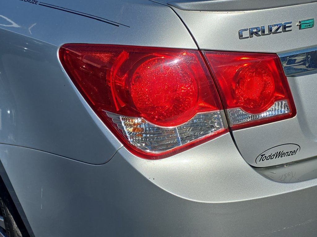 Used 2011 Chevrolet Cruze Eco FWD image 32