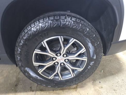 Used 2024 GMC Acadia AT4 w/ Luxury Package AWD/4WD image 38