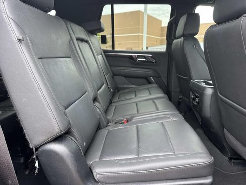 Used 2025 Chevrolet Tahoe Z71 AWD/4WD image 11