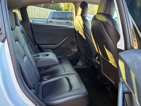 Used 2022 Tesla Model Y Performance image 32