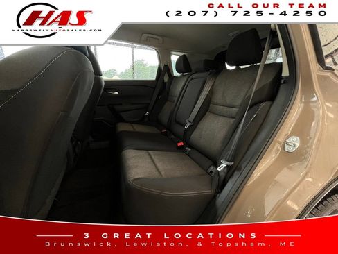 Used 2024 Nissan Rogue SV AWD/4WD image 12