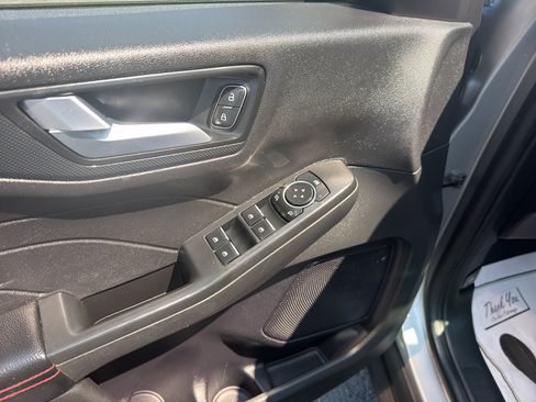 Used 2024 Ford Escape ST-Line FWD image 13