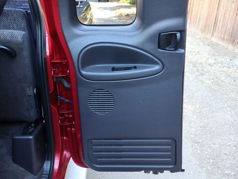 Used 1998 Dodge Ram 2500 Truck Laramie SLT image 25