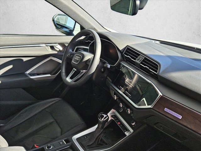 Certified 2024 Audi Q3 2.0T Premium Plus w/ Premium Plus Package AWD/4WD image 11