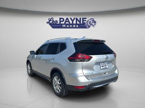 Used 2018 Nissan Rogue SV w/ Premium Package FWD image 5