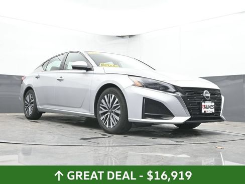 Used 2023 Nissan Altima 2.5 SV FWD image 50