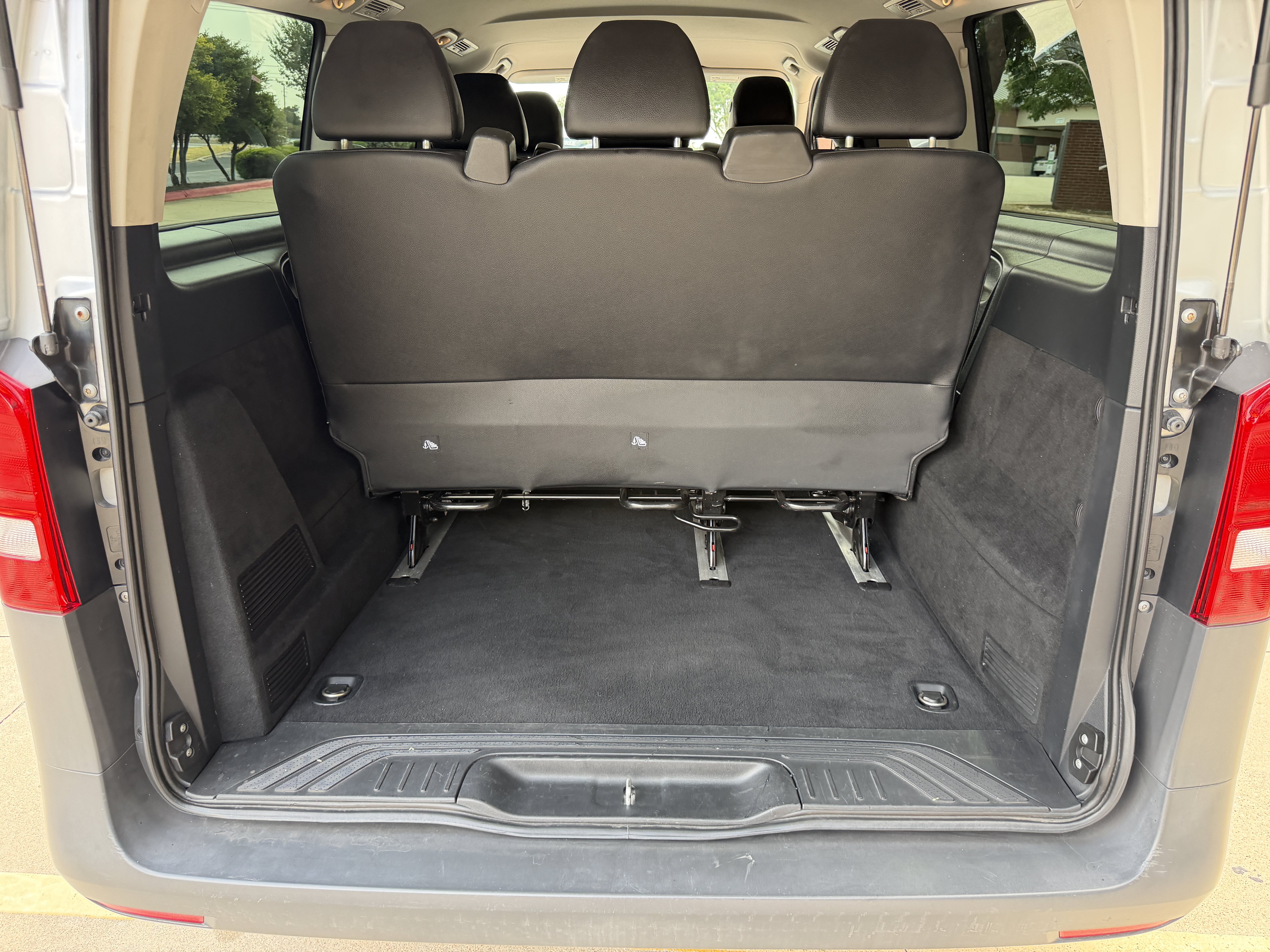 Used 2016 Mercedes-Benz Metris Passenger image 16