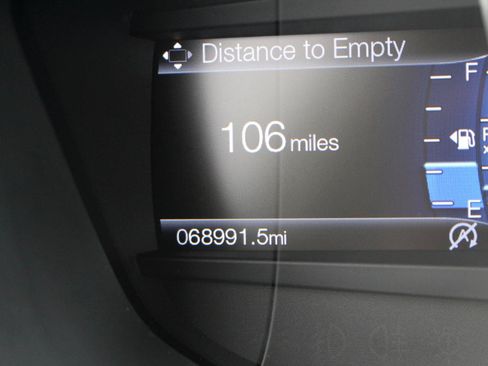 Used 2017 Ford Fusion SE w/ Fusion SE Technology Package FWD image 23