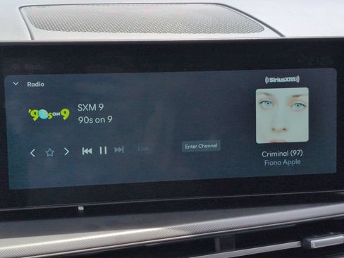 Used 2025 Hyundai Santa Fe SEL FWD image 18