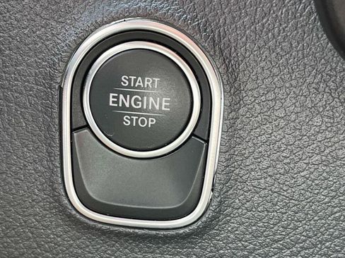 Used 2024 Mercedes-Benz Sprinter 2500 image 34