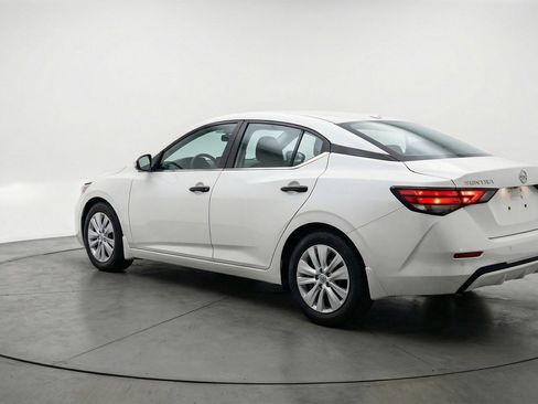 Used 2025 Nissan Sentra S image 6