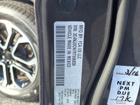 Certified 2024 Jeep Compass Limited image 26