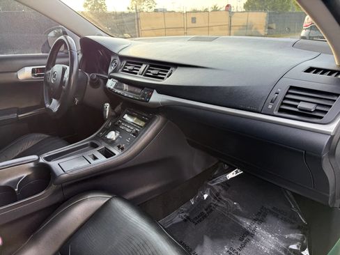 Used 2013 Lexus CT 200h w/ Premium Pkg w/Backup Camera FWD image 19
