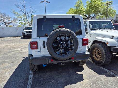 Used 2023 Jeep Wrangler Unlimited Sahara image 10