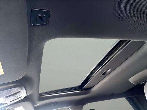 Used 2024 Dodge Durango GT image 17