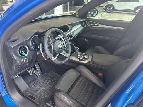 Used 2018 Alfa Romeo Stelvio Ti Sport image 2